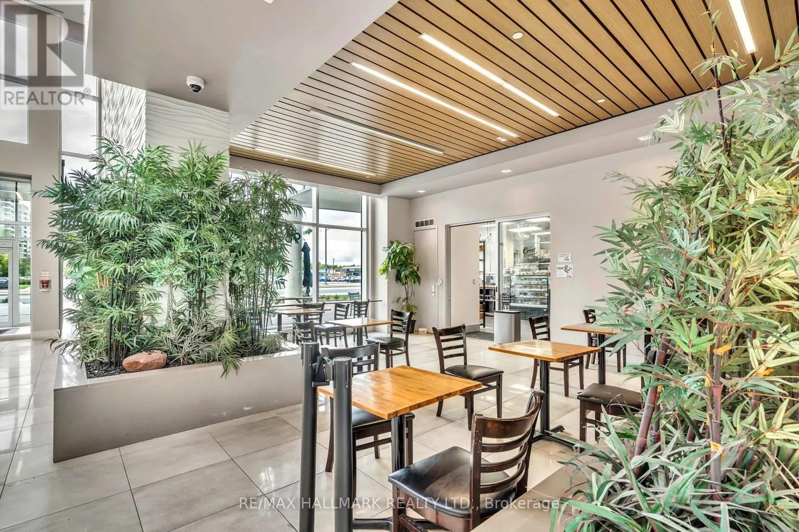 1609A - 9608 YONGE STREET