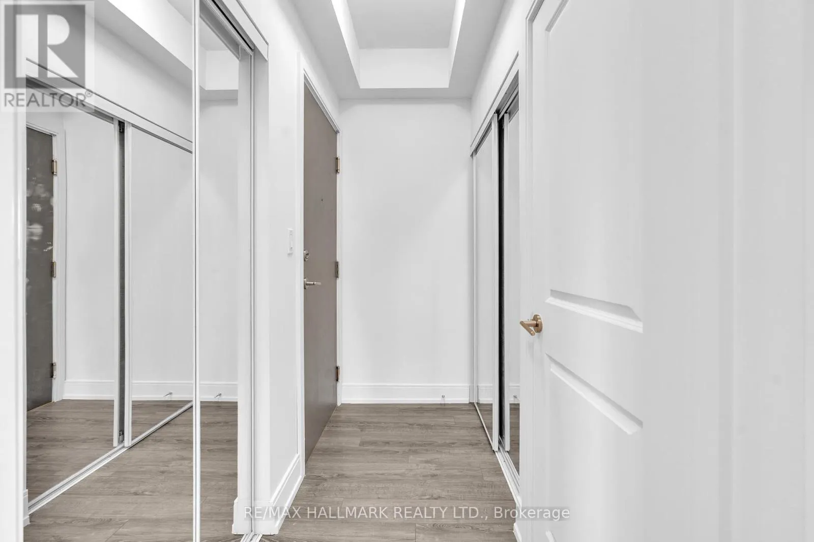 1609A - 9608 YONGE STREET