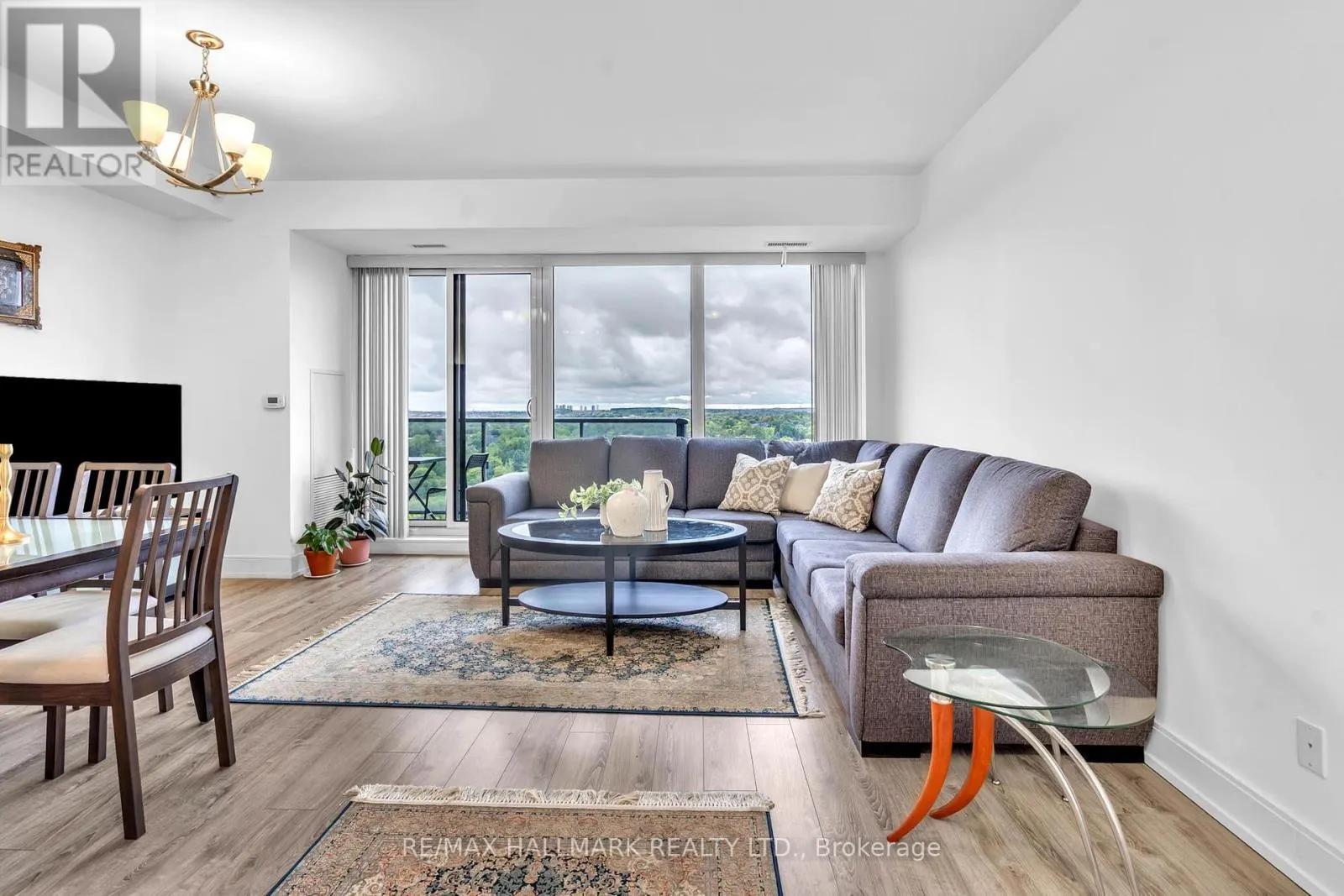 1609A - 9608 YONGE STREET