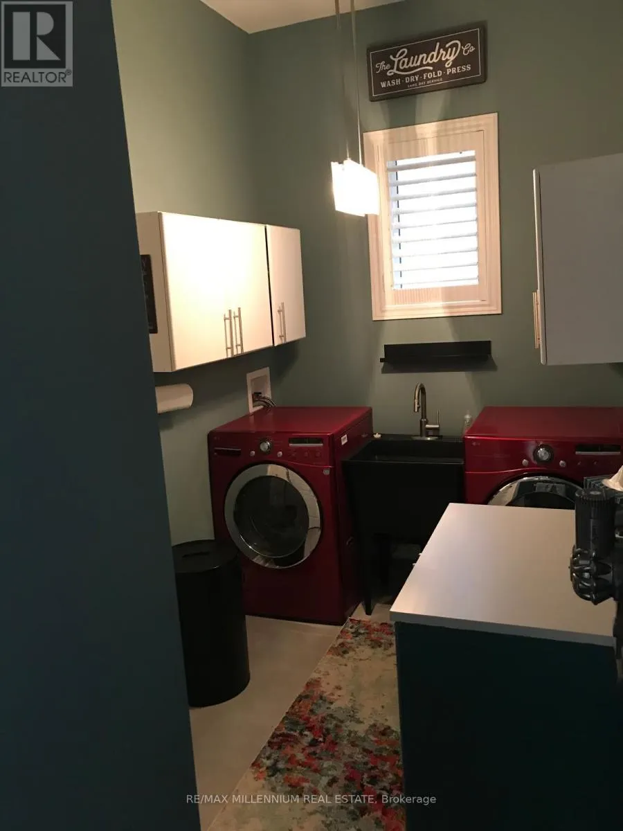 89/BARNETT - 82 LAMPKIN STREET W