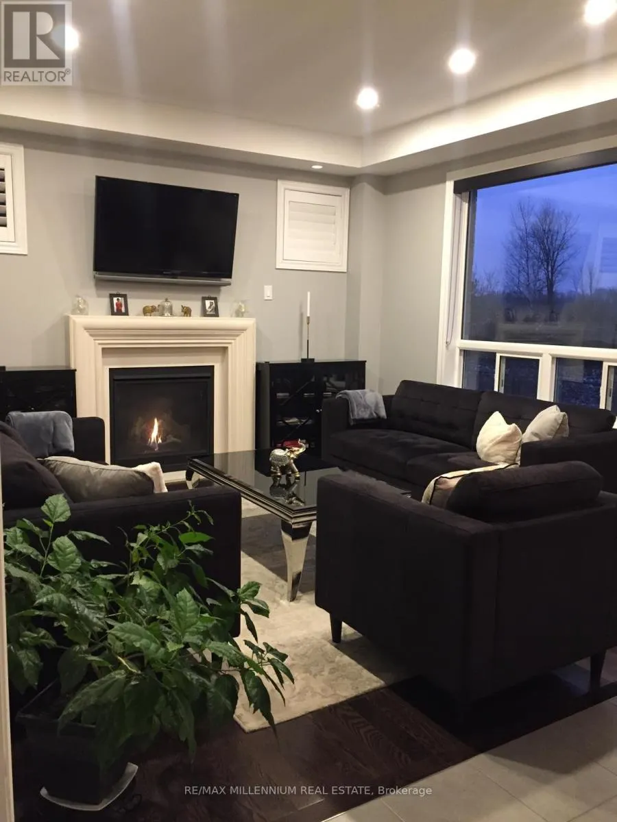 89/BARNETT - 82 LAMPKIN STREET W