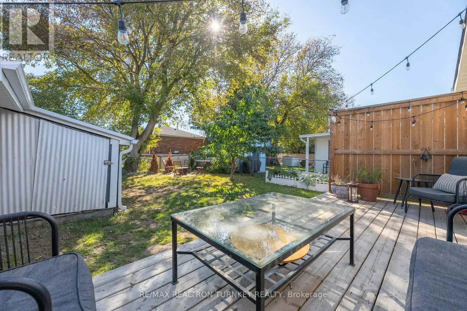 86 SIMCOE STREET
