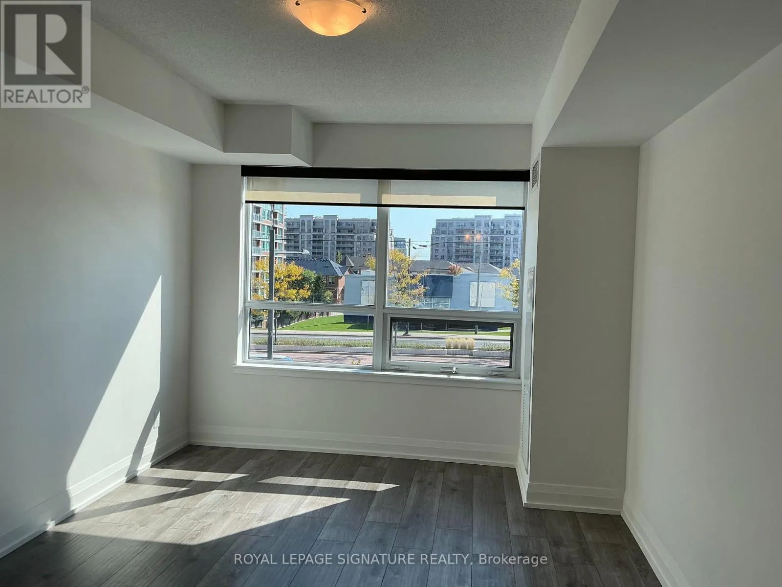 306 - 372 HWY 7 E