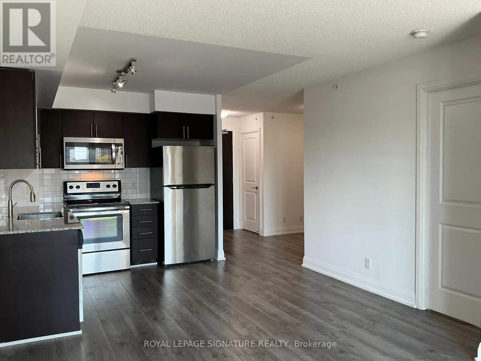 306 - 372 HWY 7 E