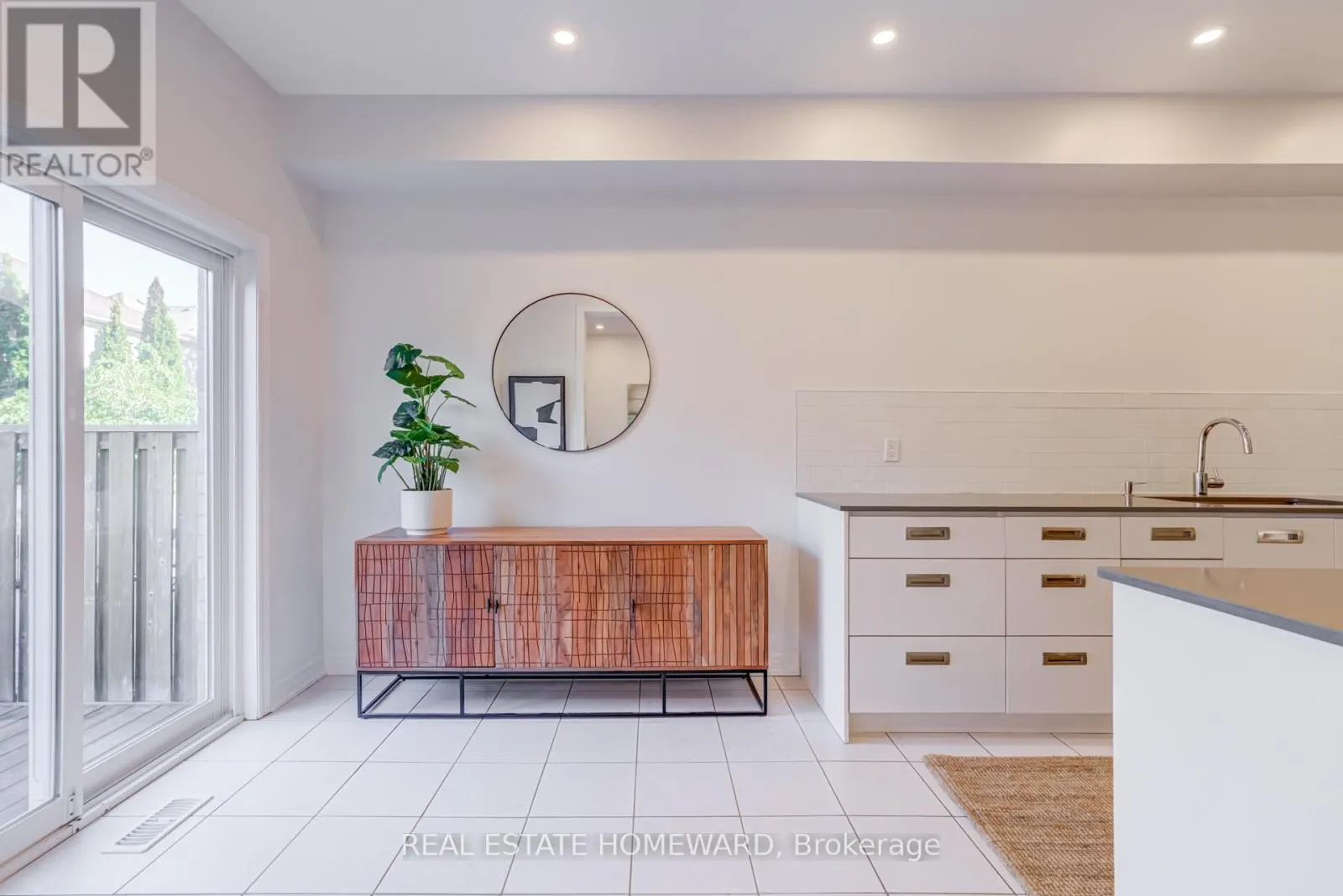 8 OZNER CRESCENT