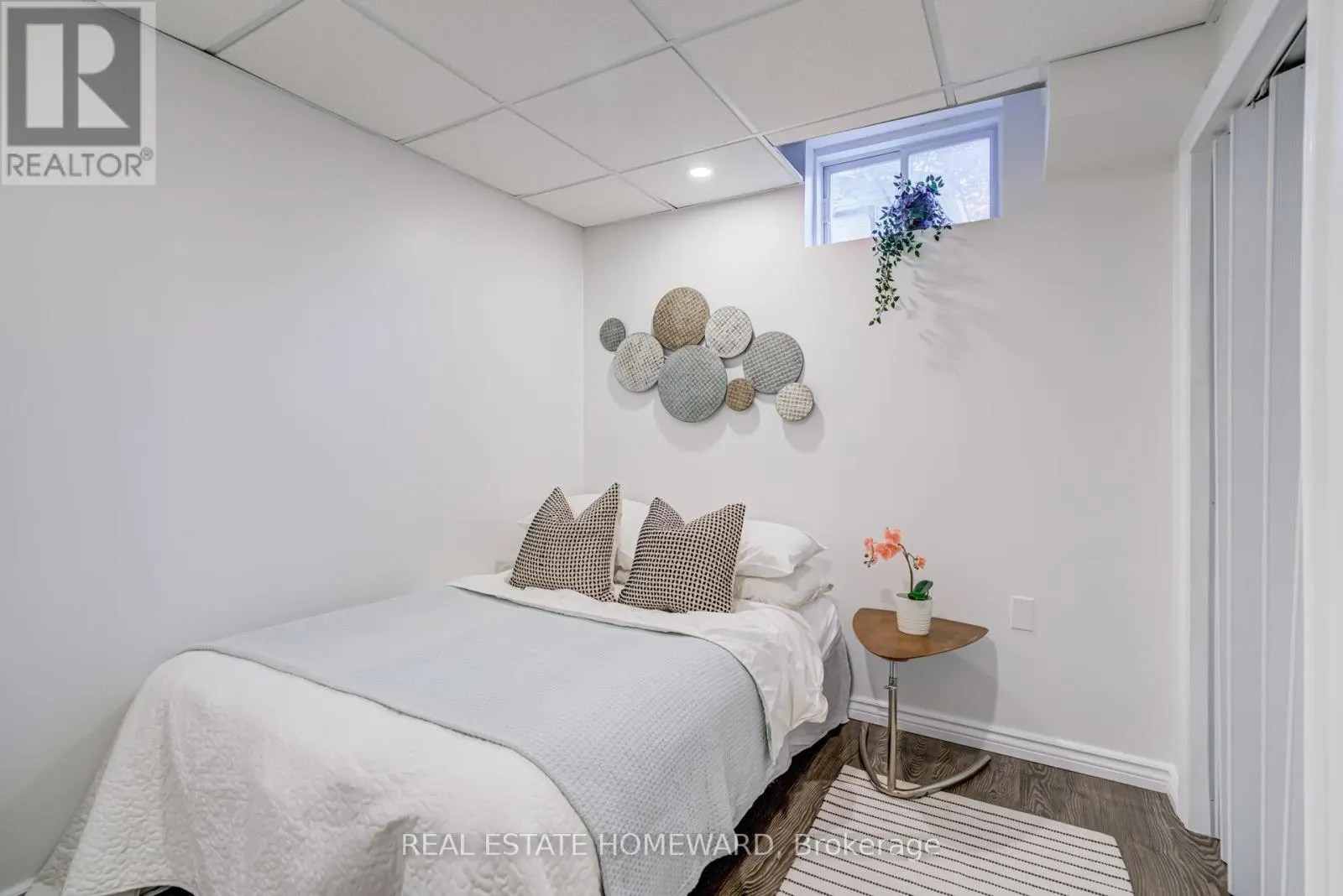 8 OZNER CRESCENT