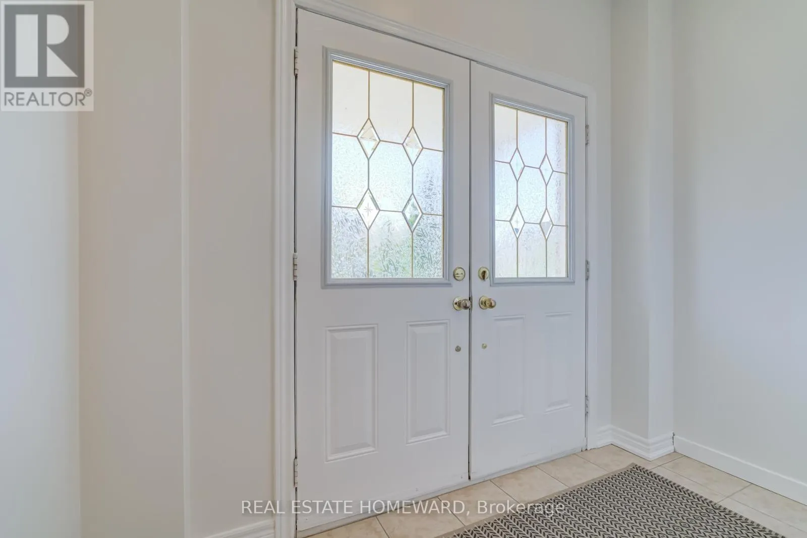 8 OZNER CRESCENT