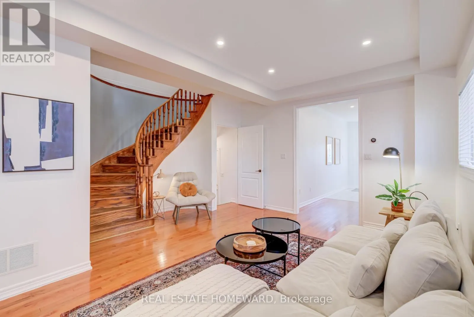 8 OZNER CRESCENT