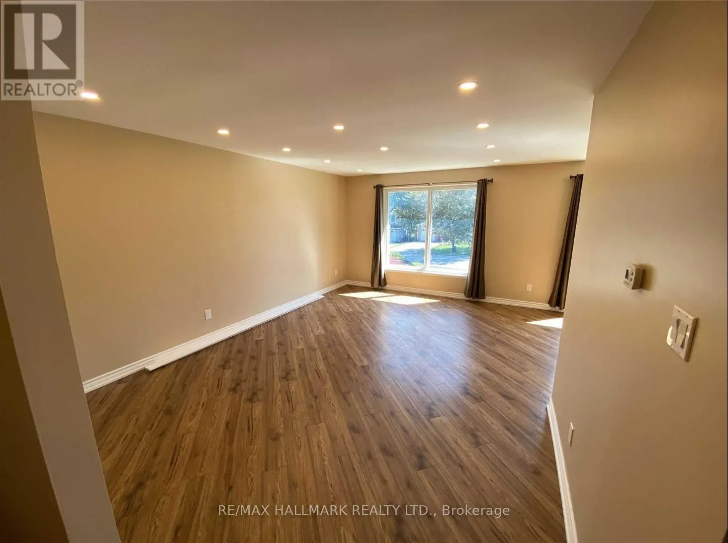 MAIN - 331 ROYWOOD CRESCENT