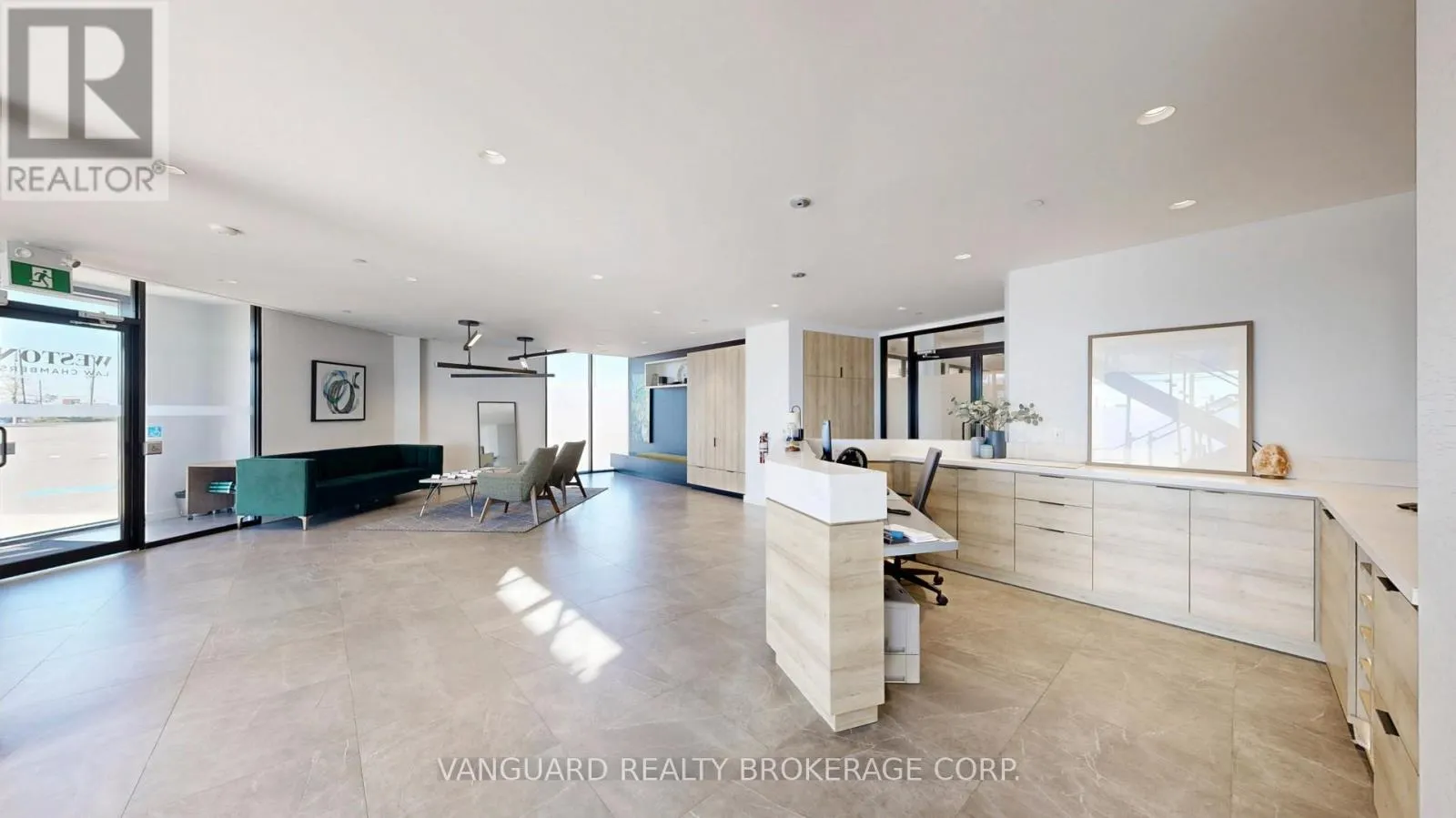 2-4, 201-203 - 4040 STEELES AVENUE