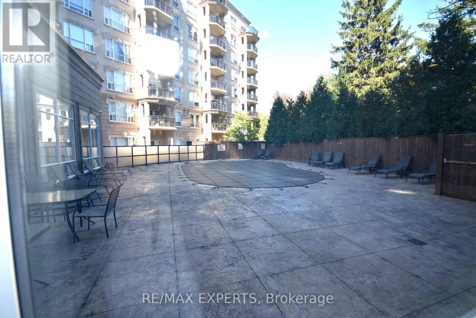 416 - 2 MAISON PARC COURT