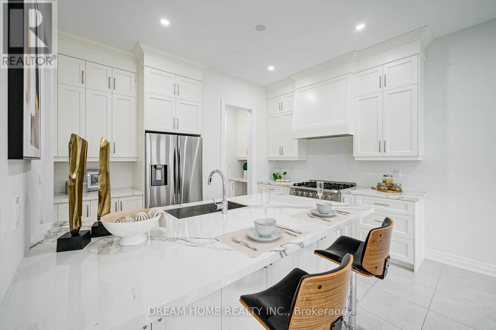 113 BOTELHO CIRCLE