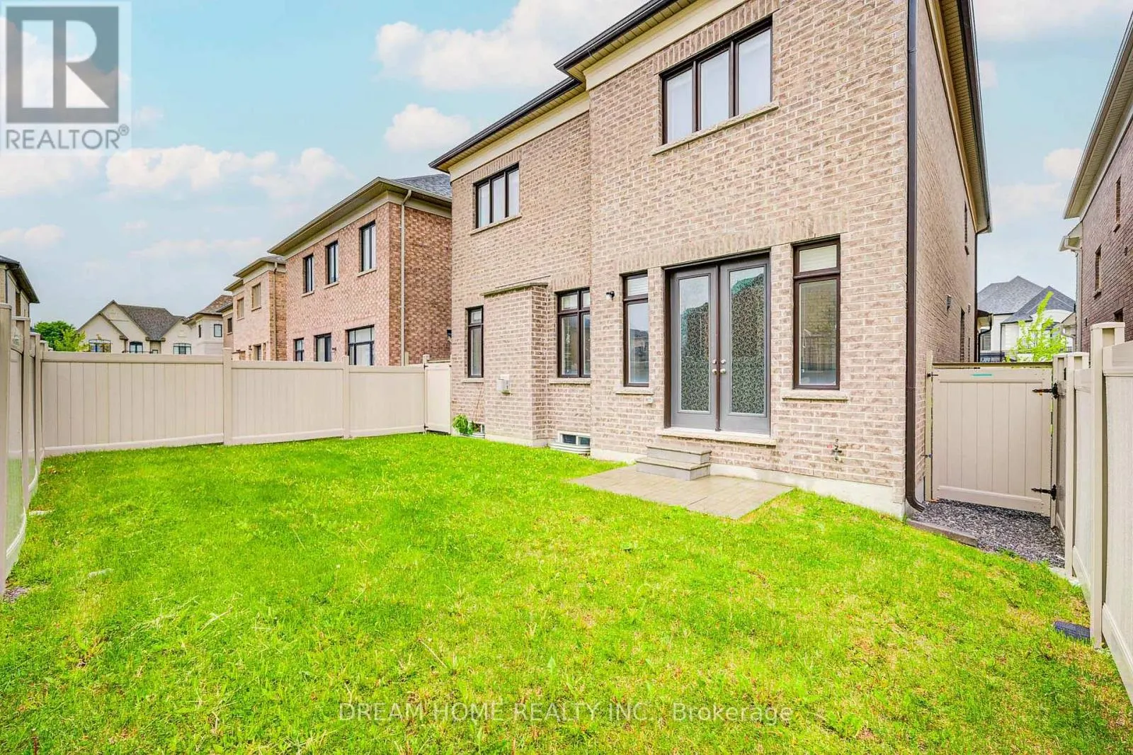 113 BOTELHO CIRCLE
