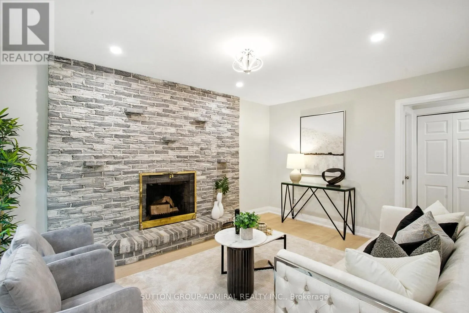 14 WILLOWBROOK ROAD