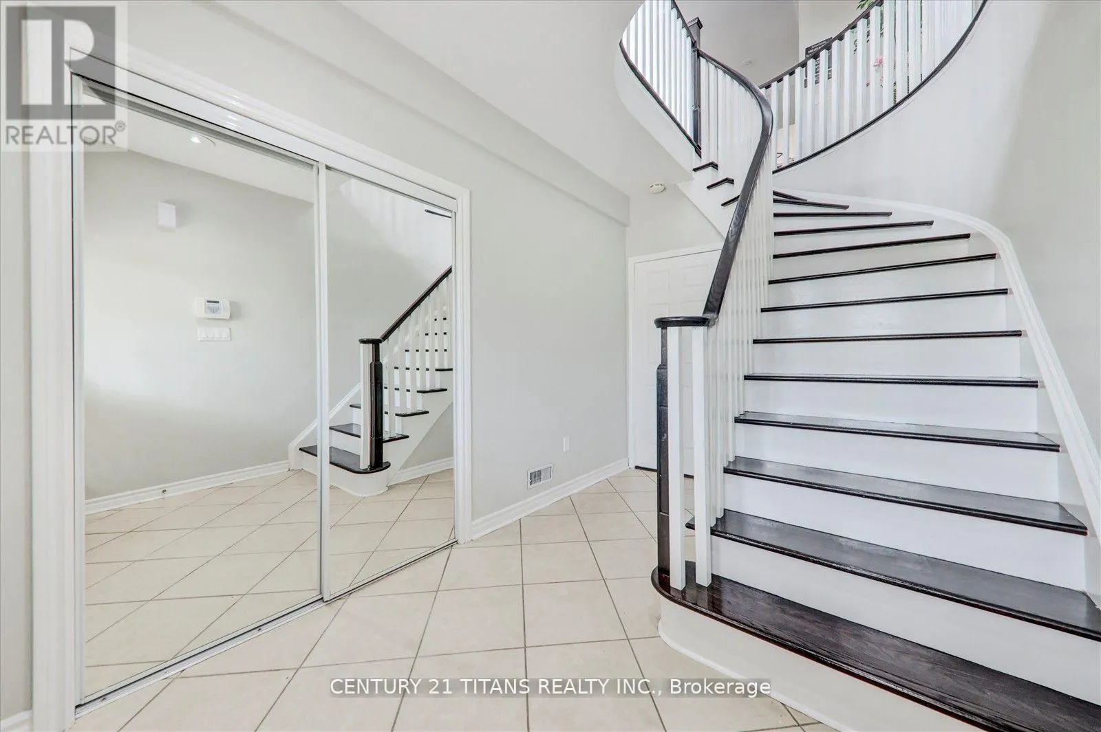 577 ROYALPARK WAY