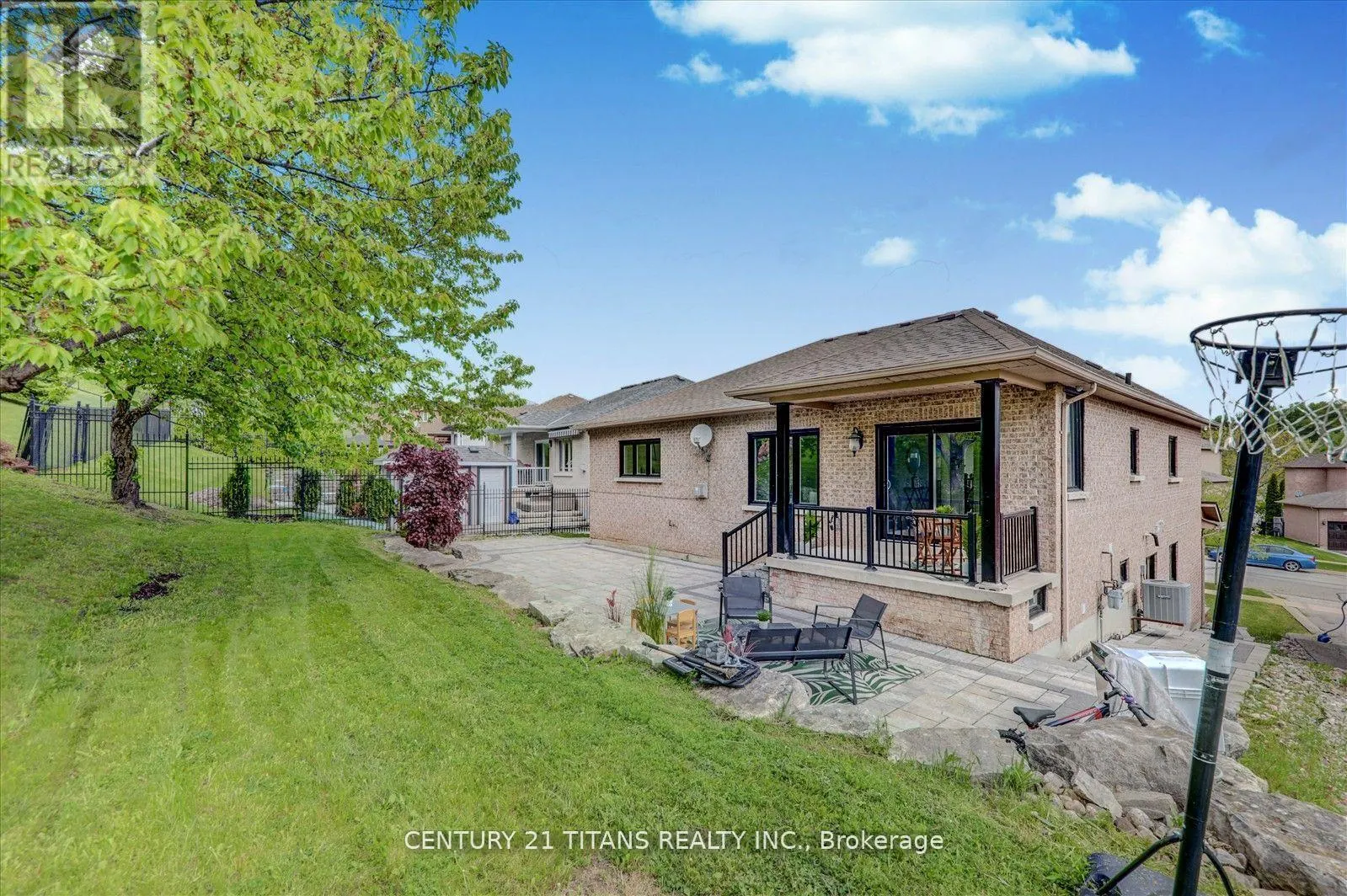 577 ROYALPARK WAY