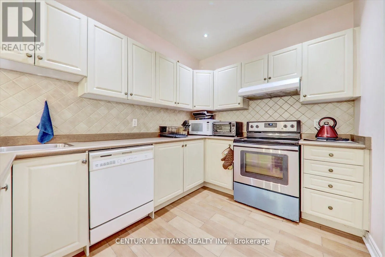 577 ROYALPARK WAY