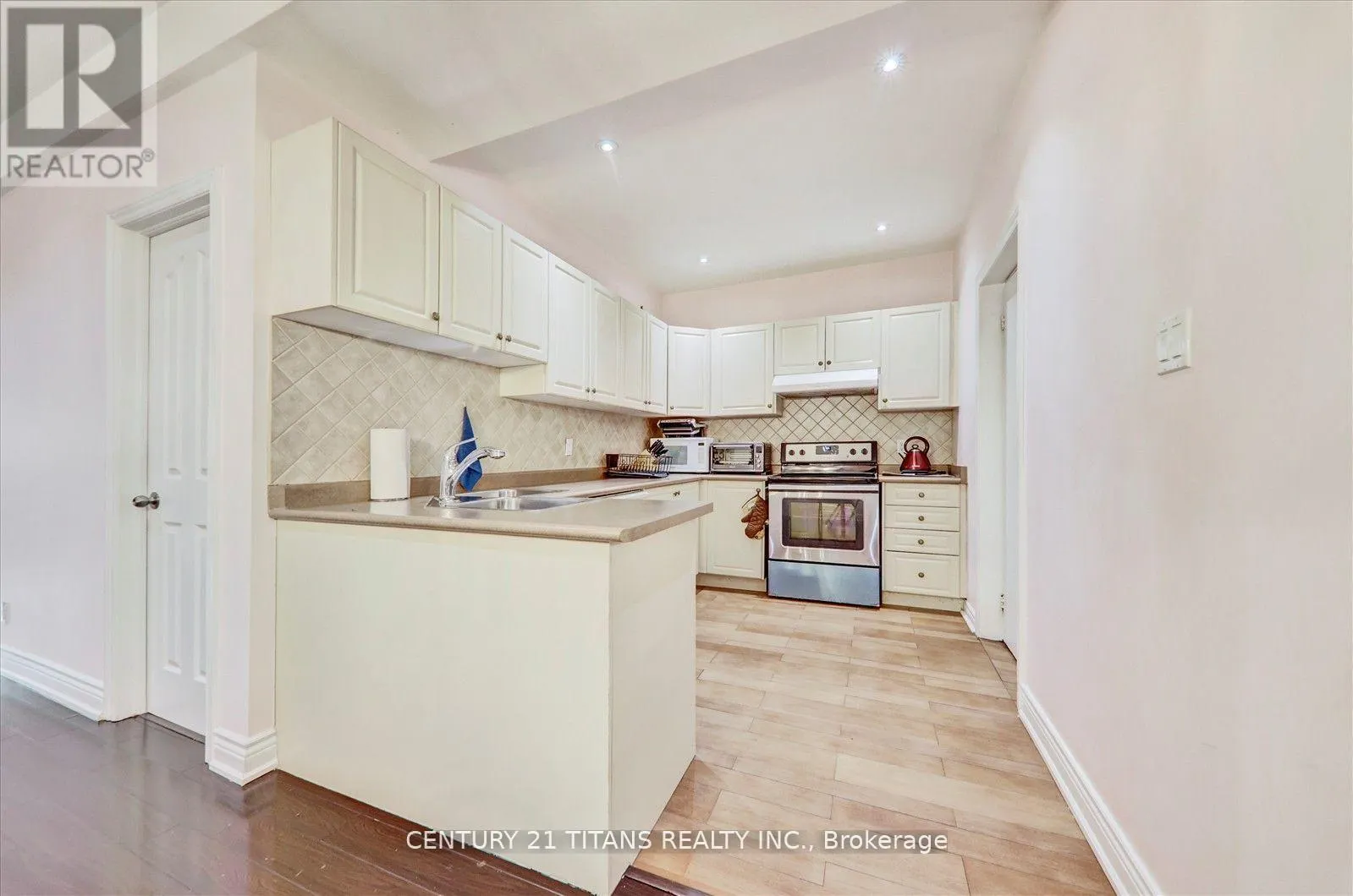 577 ROYALPARK WAY
