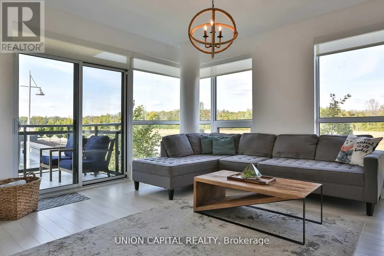 B212 - 271 SEA RAY AVENUE