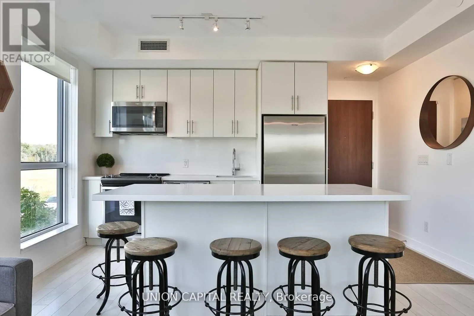 B212 - 271 SEA RAY AVENUE