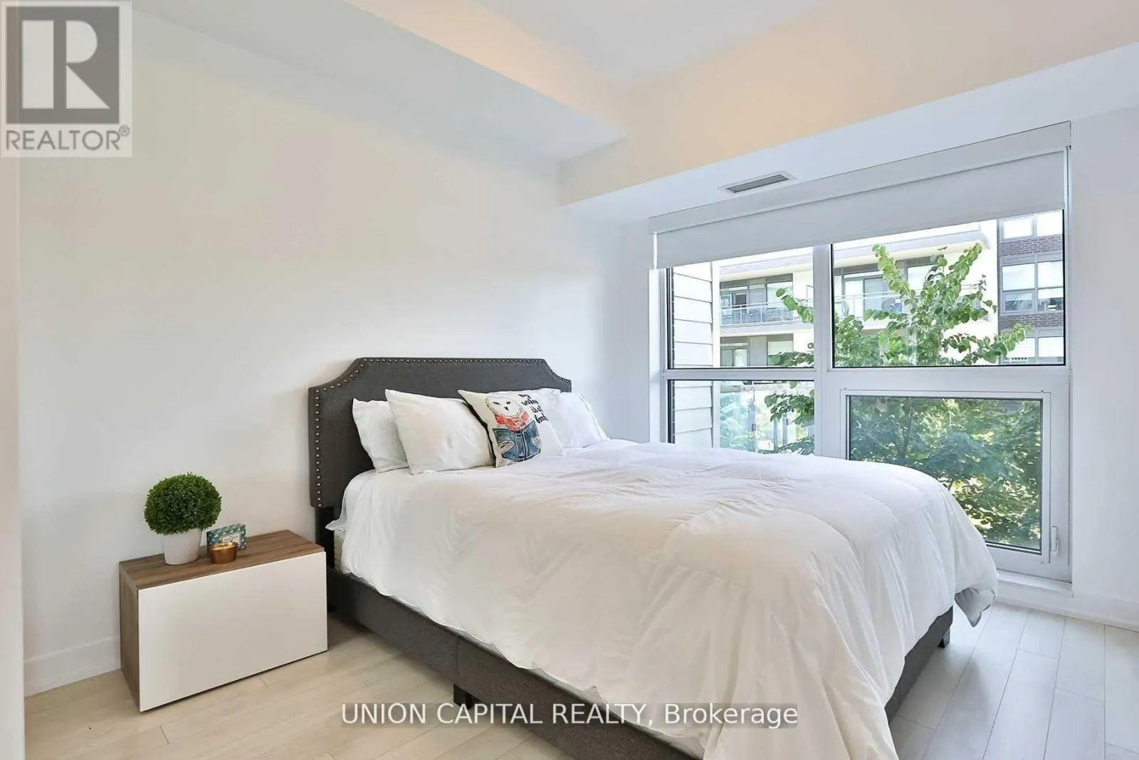 B212 - 271 SEA RAY AVENUE