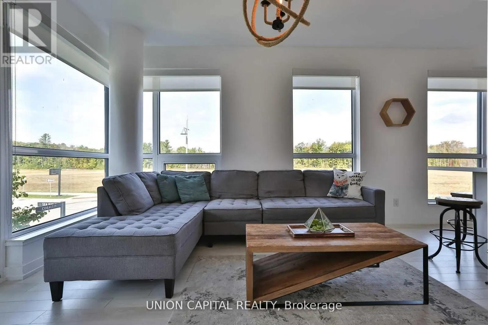 B212 - 271 SEA RAY AVENUE