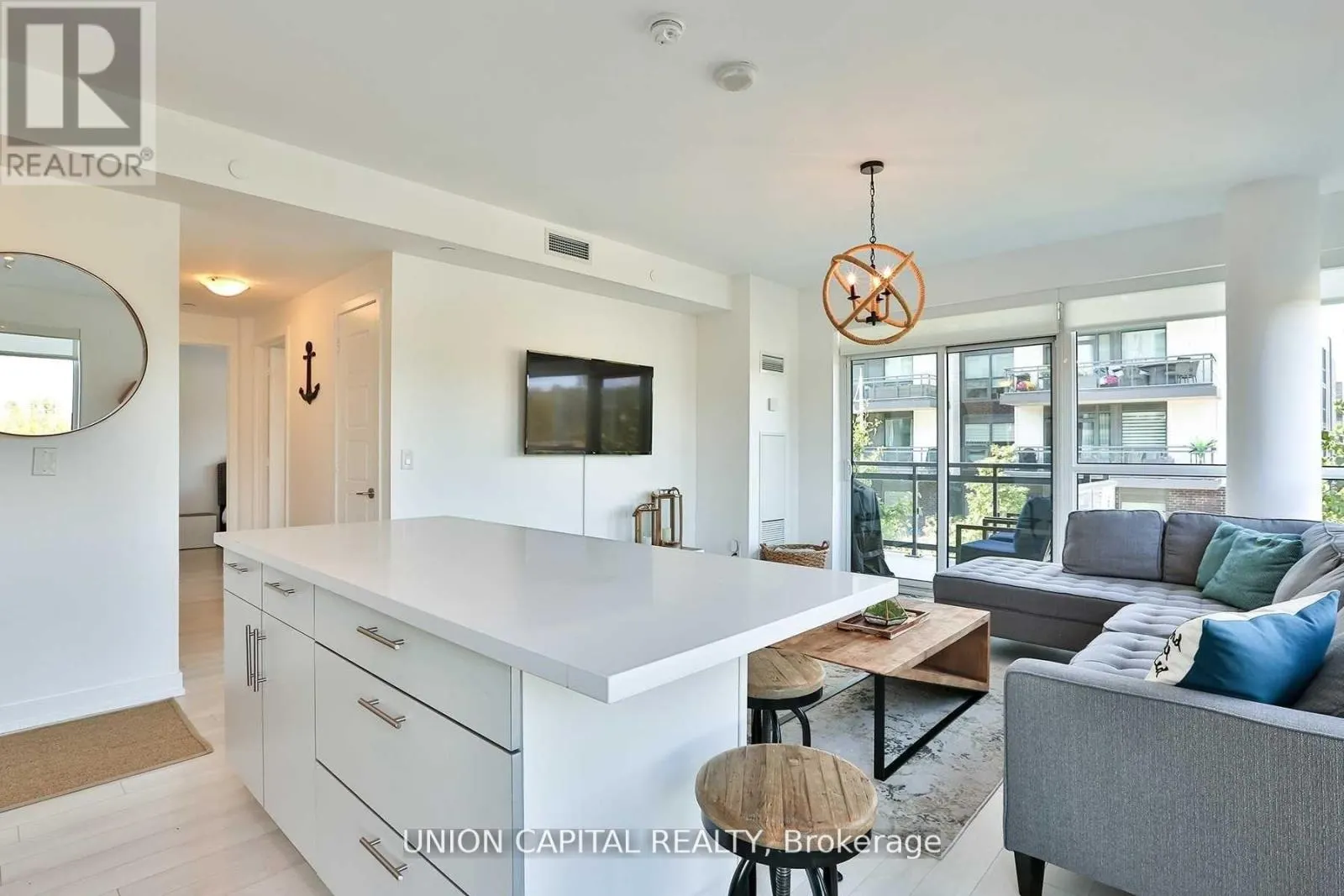 B212 - 271 SEA RAY AVENUE