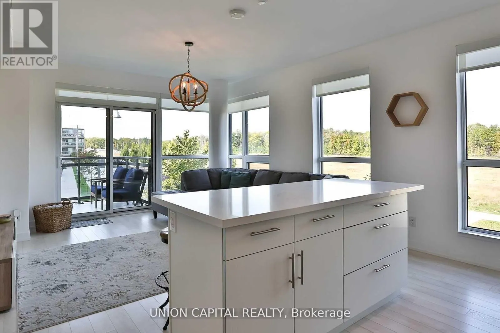 B212 - 271 SEA RAY AVENUE