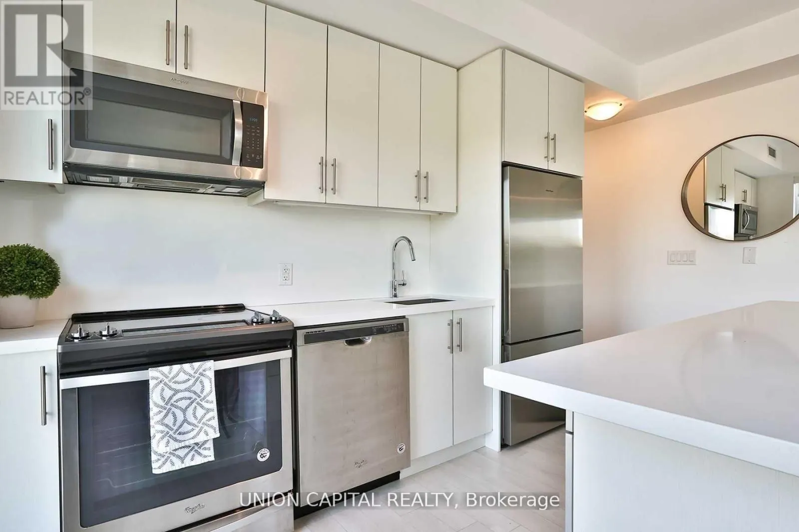 B212 - 271 SEA RAY AVENUE
