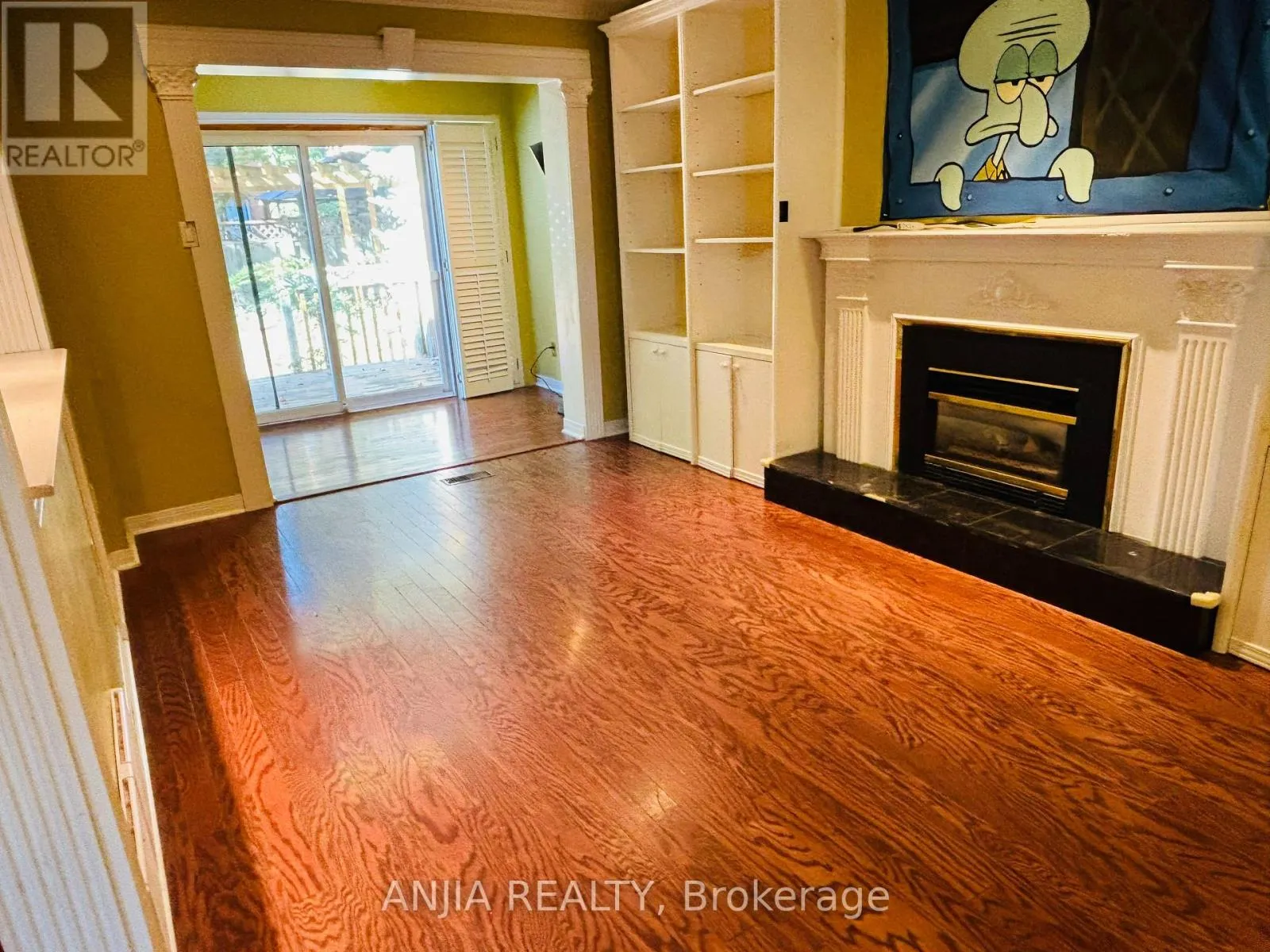 555 RAYMERVILLE DRIVE