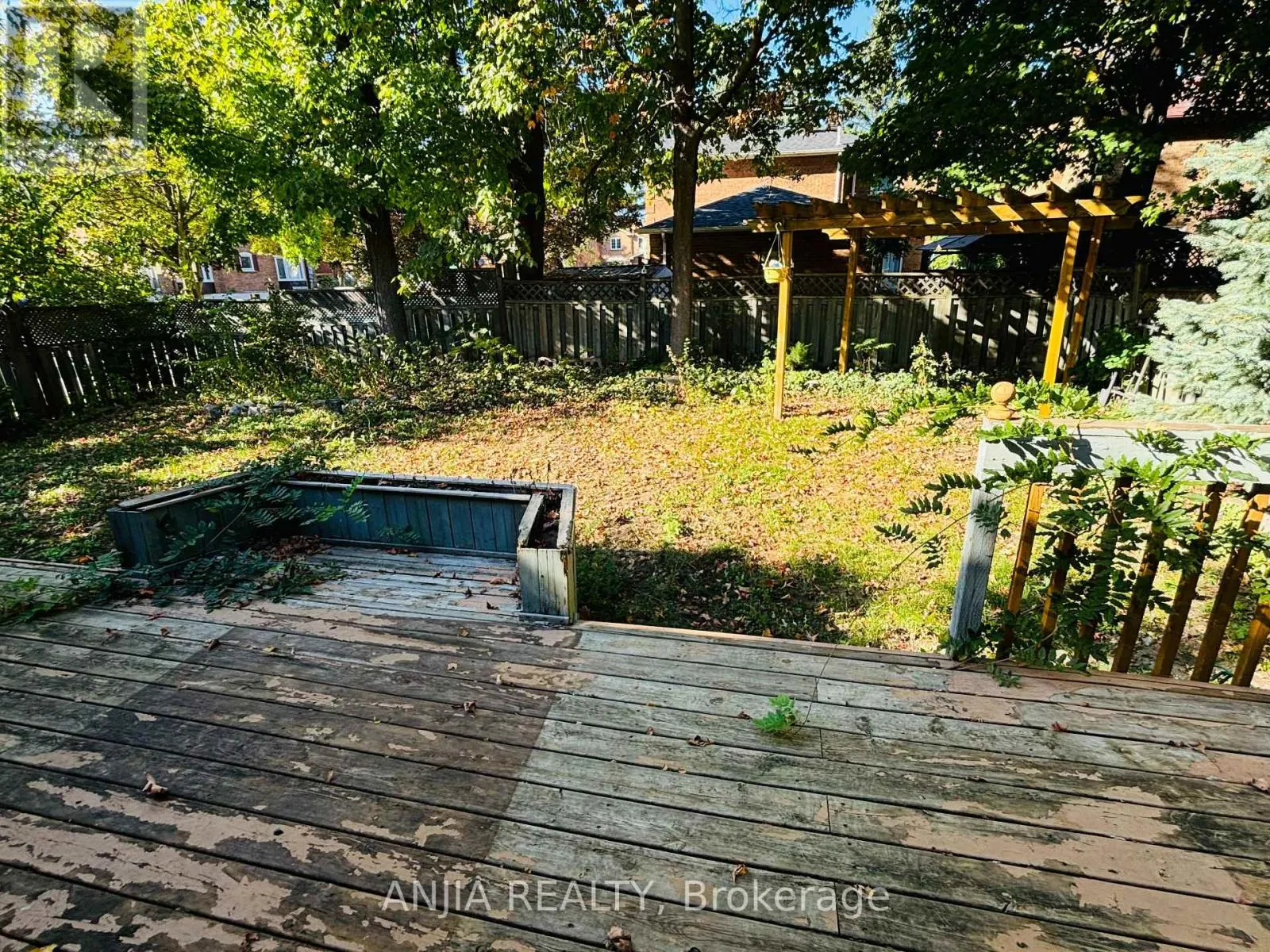 555 RAYMERVILLE DRIVE