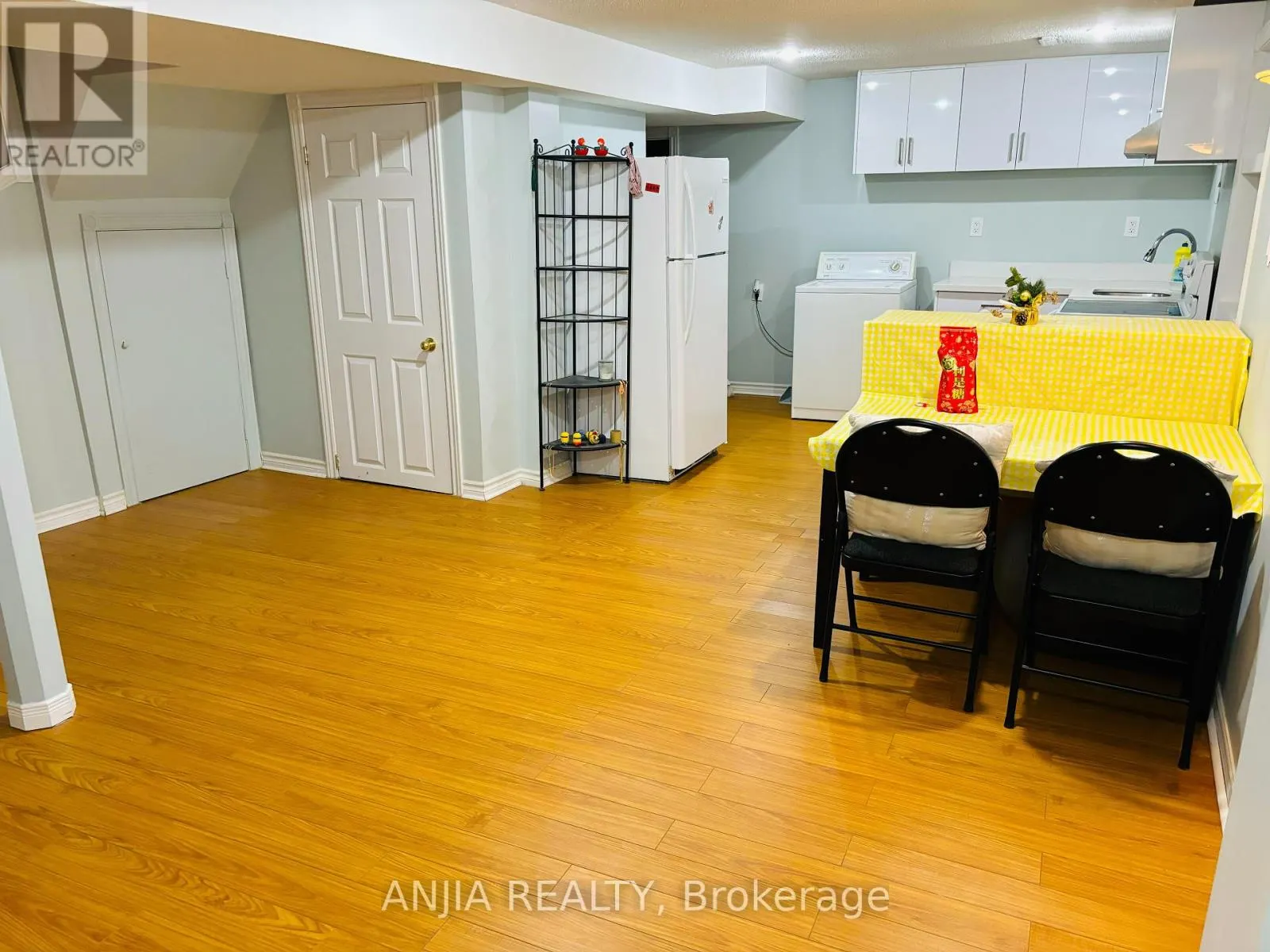 555 RAYMERVILLE DRIVE