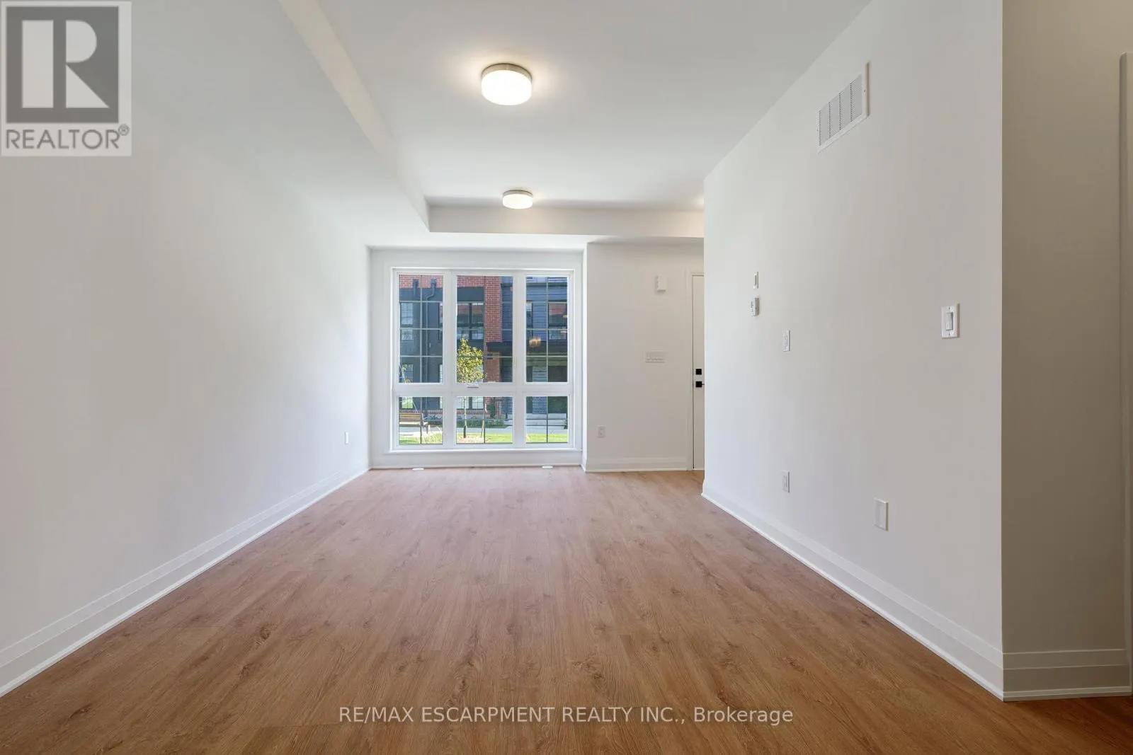 30 BURLEIGH MEWS
