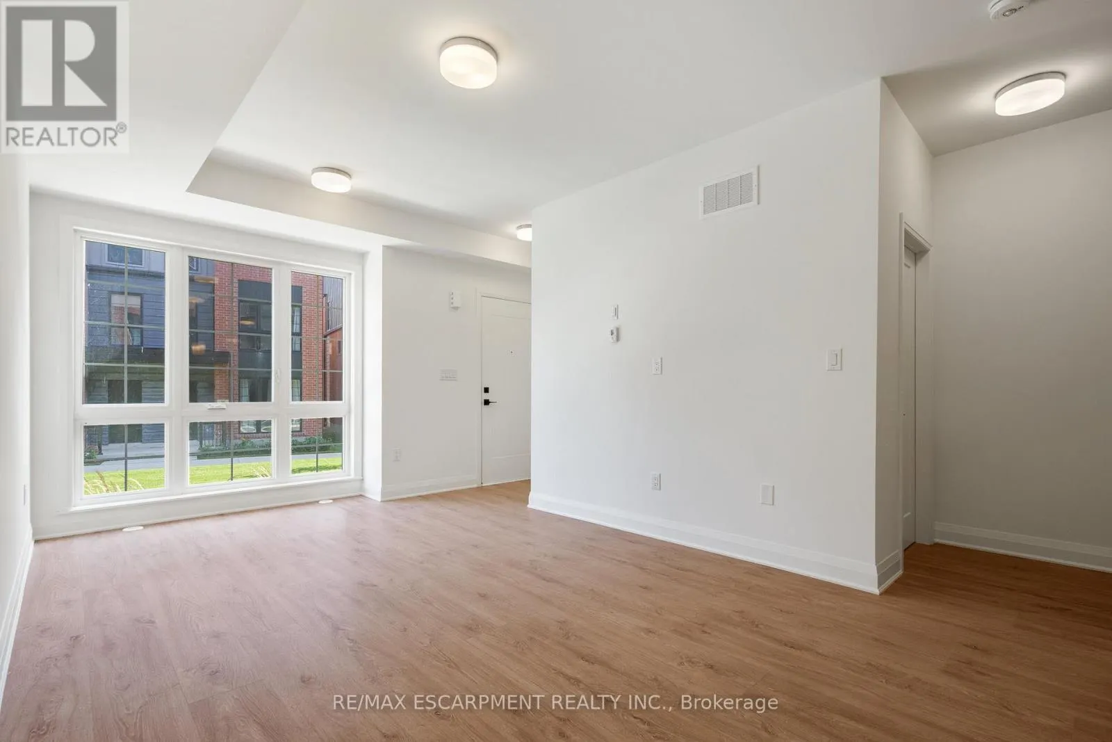 30 BURLEIGH MEWS