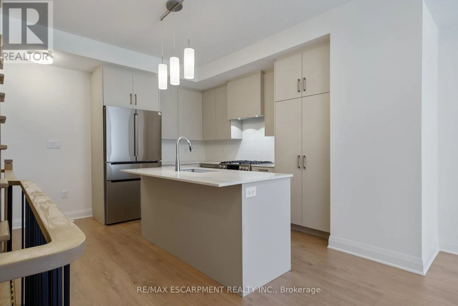 30 BURLEIGH MEWS