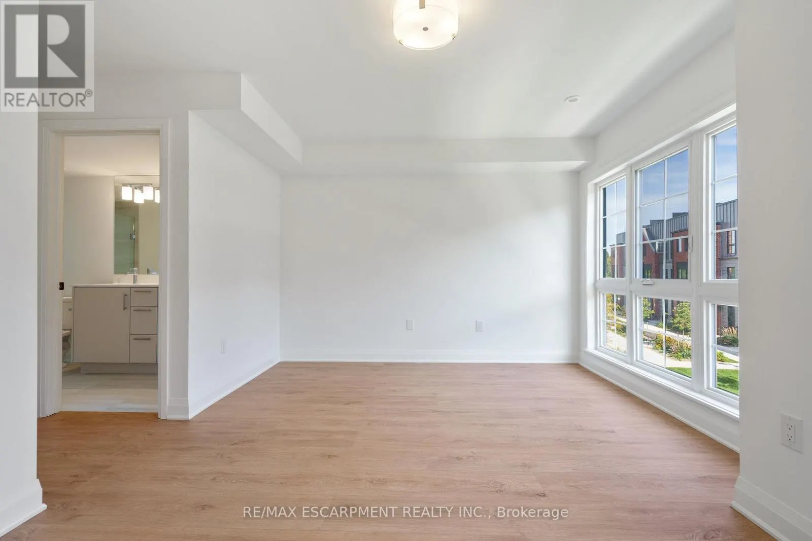 30 BURLEIGH MEWS
