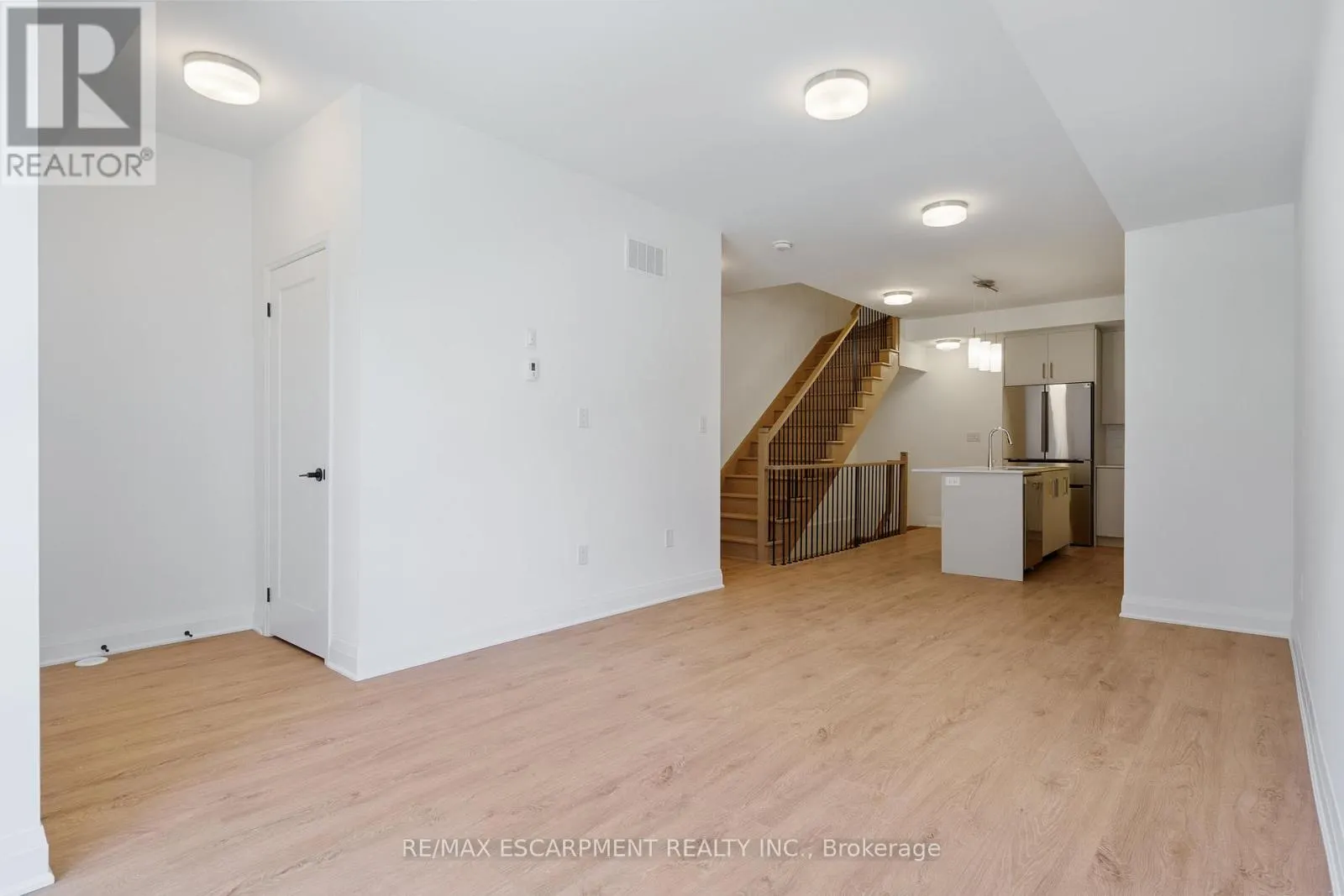 30 BURLEIGH MEWS