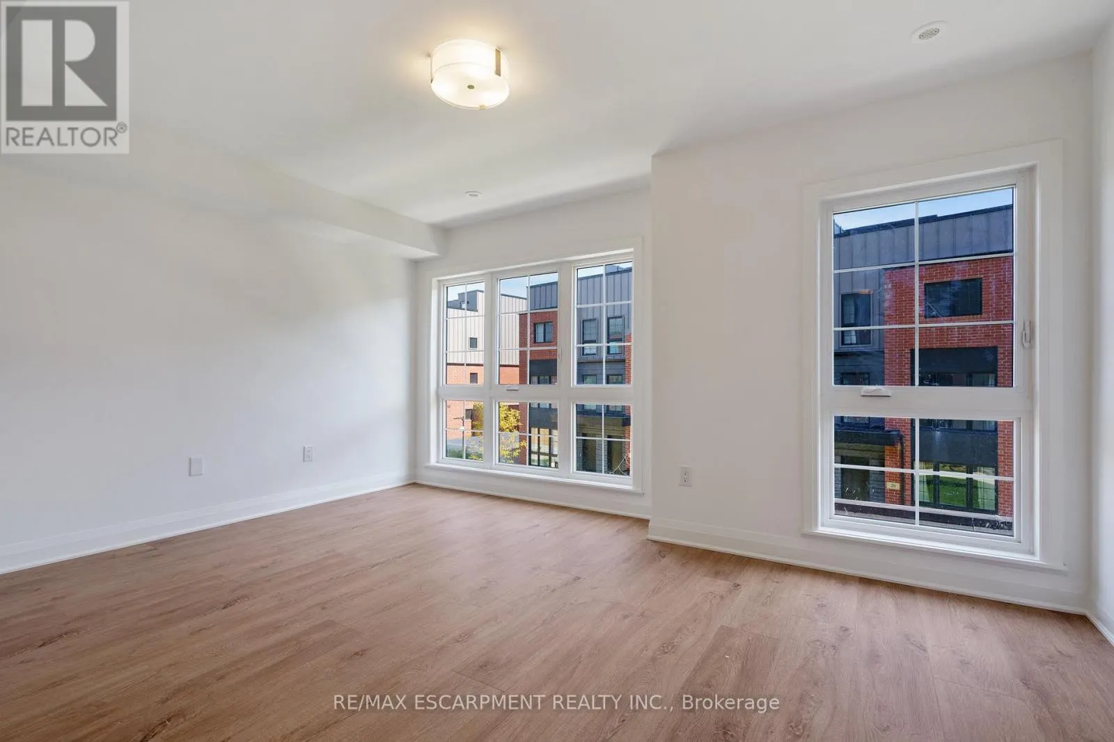 30 BURLEIGH MEWS