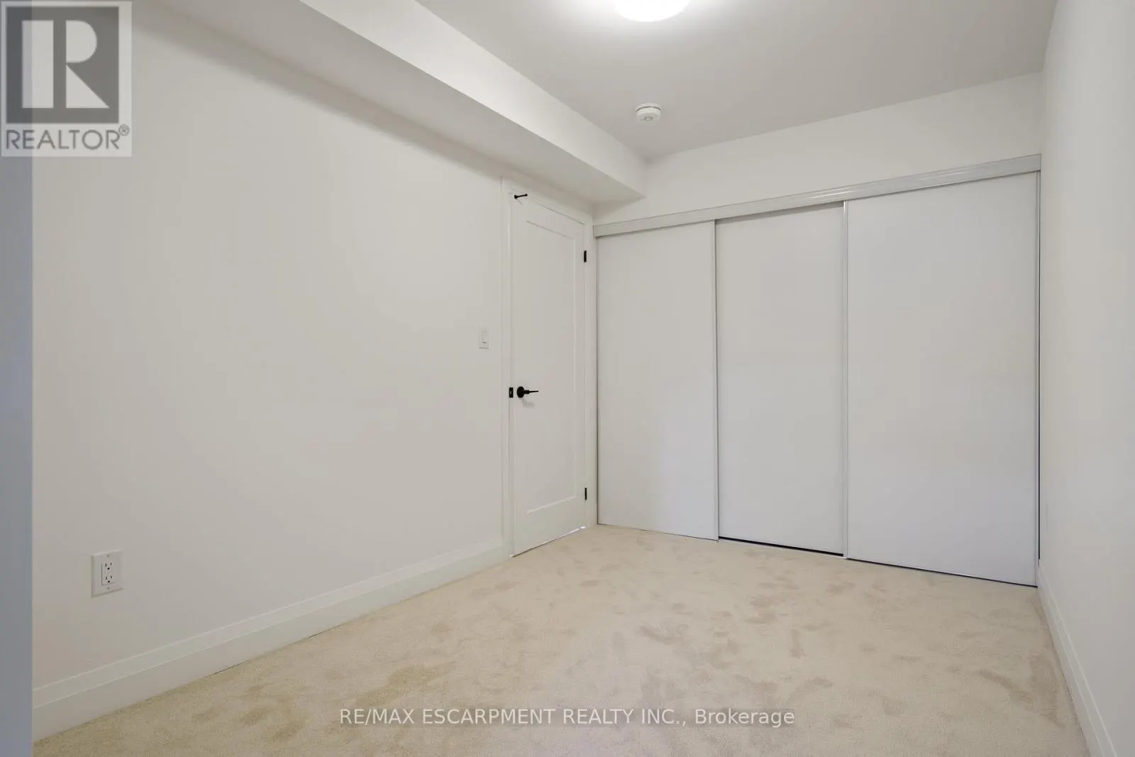 30 BURLEIGH MEWS