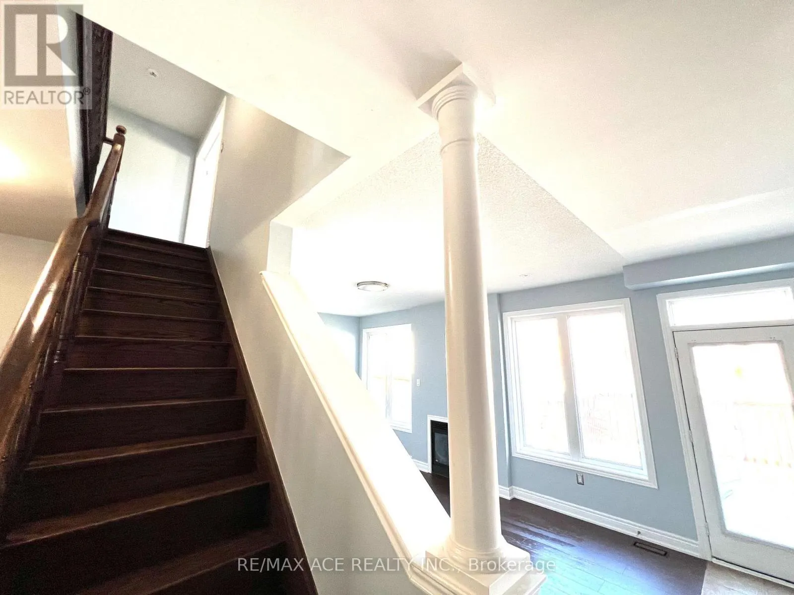 23 GRAYLEAF DRIVE