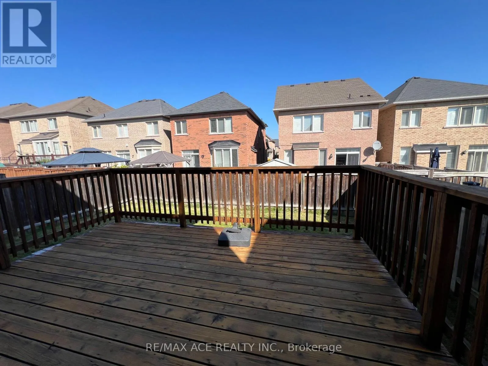 23 GRAYLEAF DRIVE