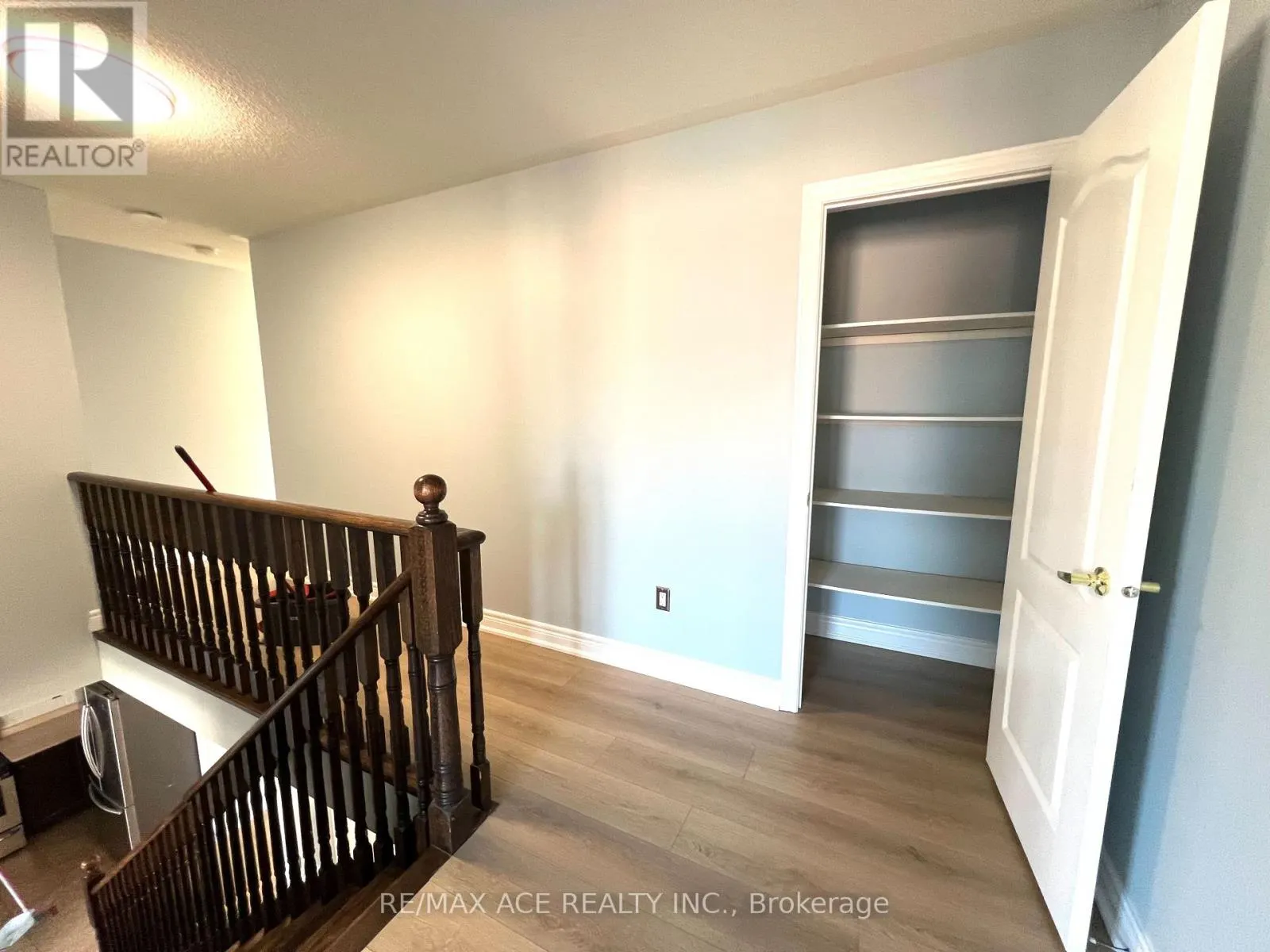 23 GRAYLEAF DRIVE