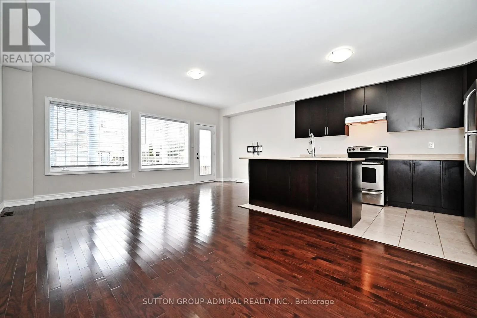 110 SOUTHDOWN AVENUE