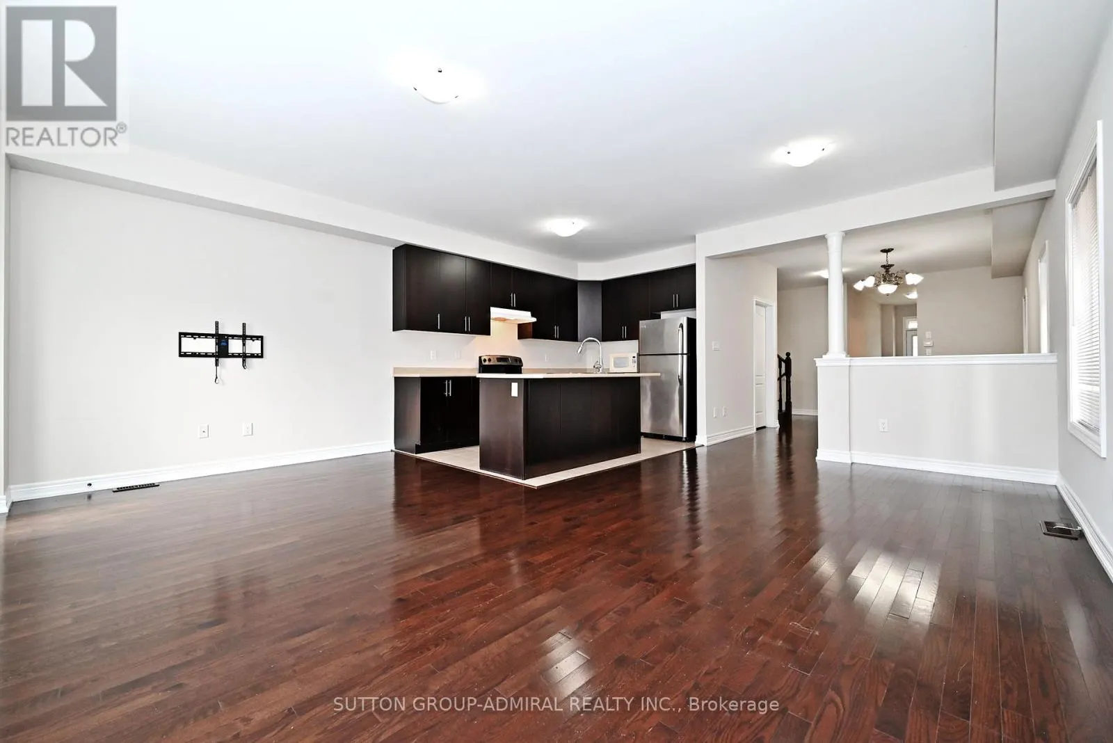 110 SOUTHDOWN AVENUE