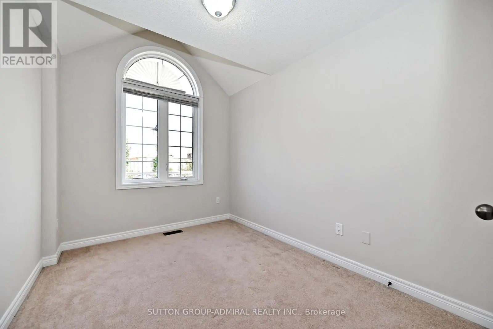 110 SOUTHDOWN AVENUE