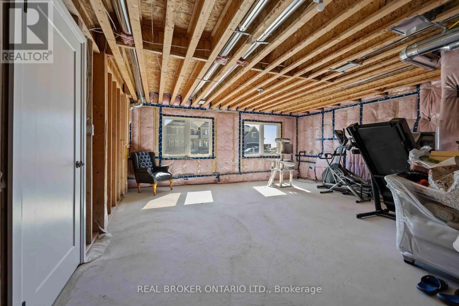 2236 PEMBERTON WAY