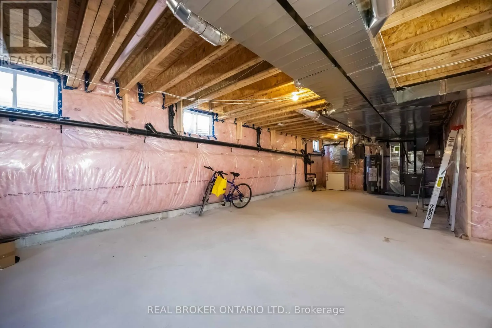 2236 PEMBERTON WAY