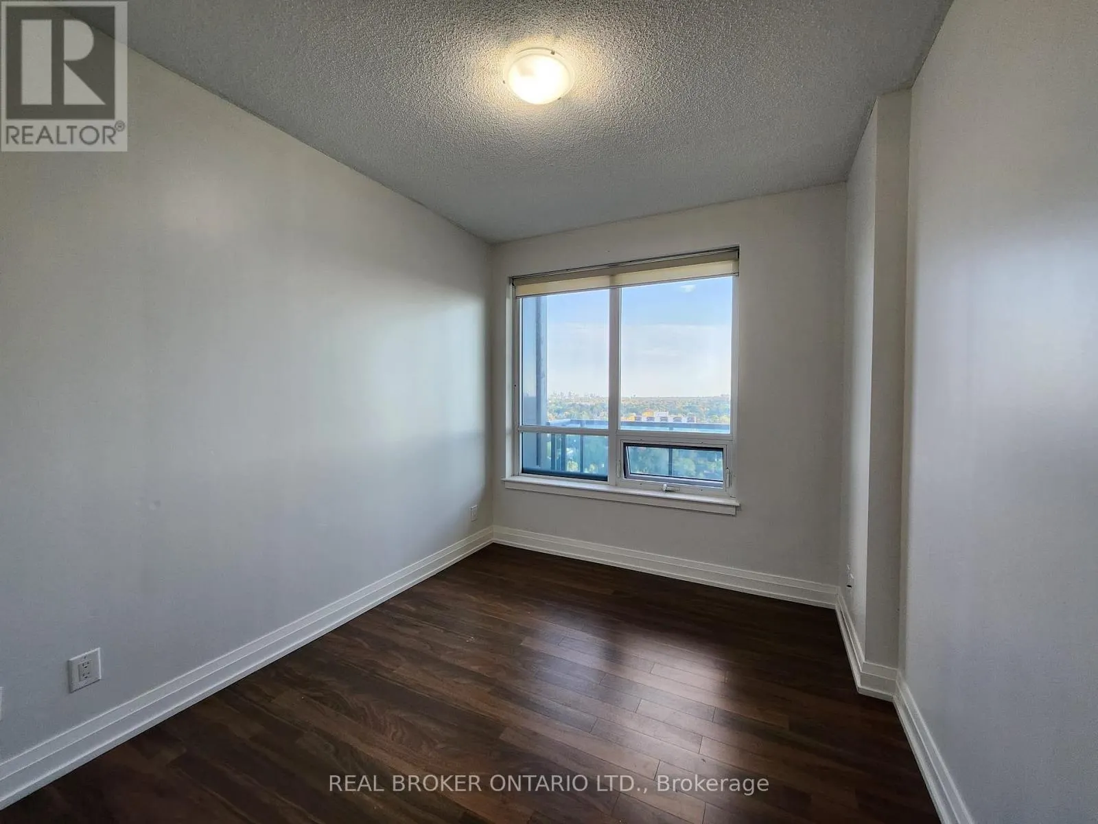 1609 - 7165 YONGE STREET