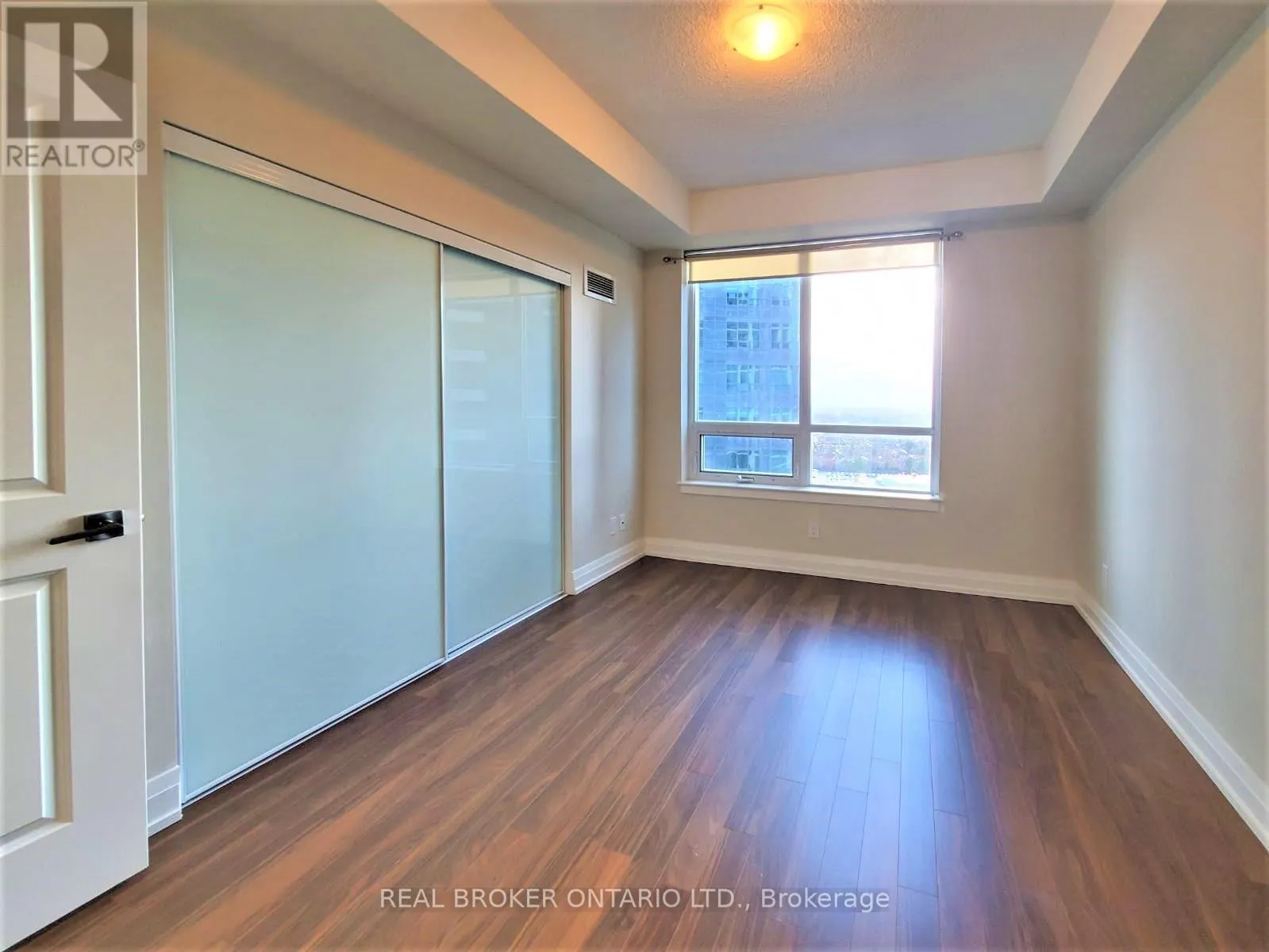 1609 - 7165 YONGE STREET