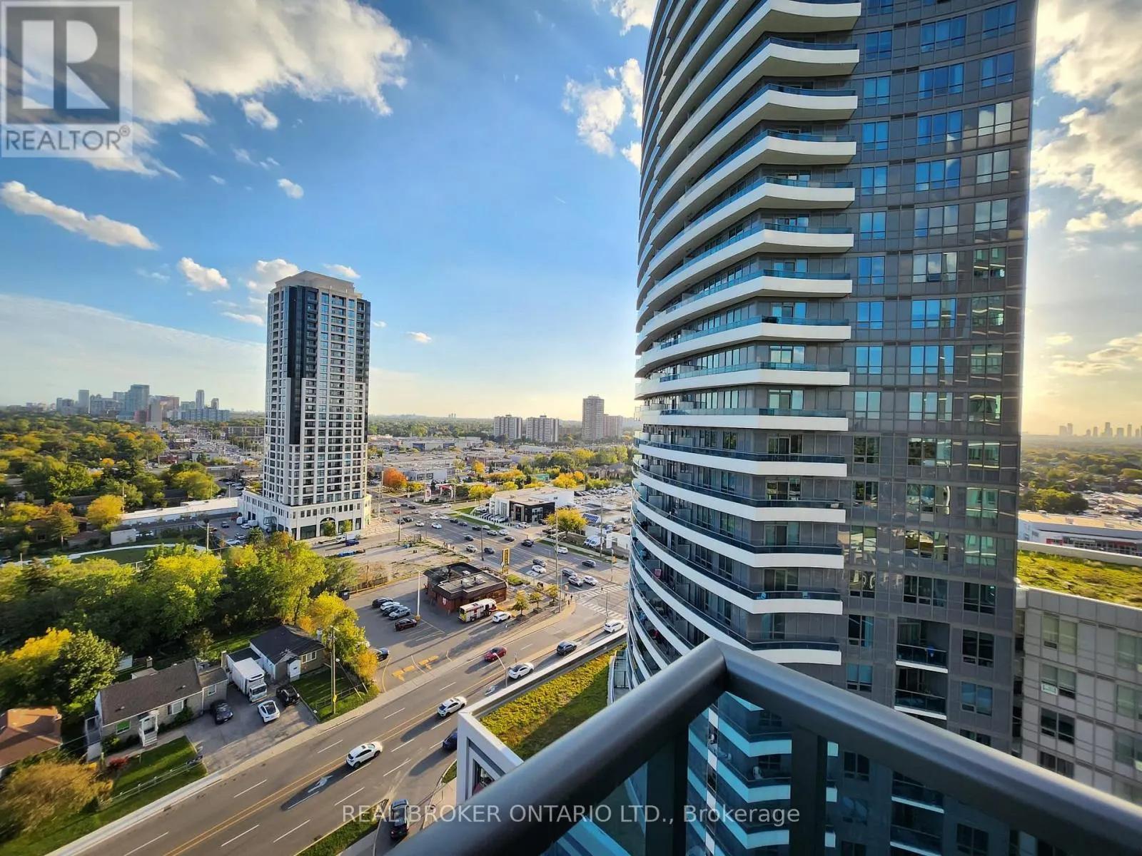 1609 - 7165 YONGE STREET